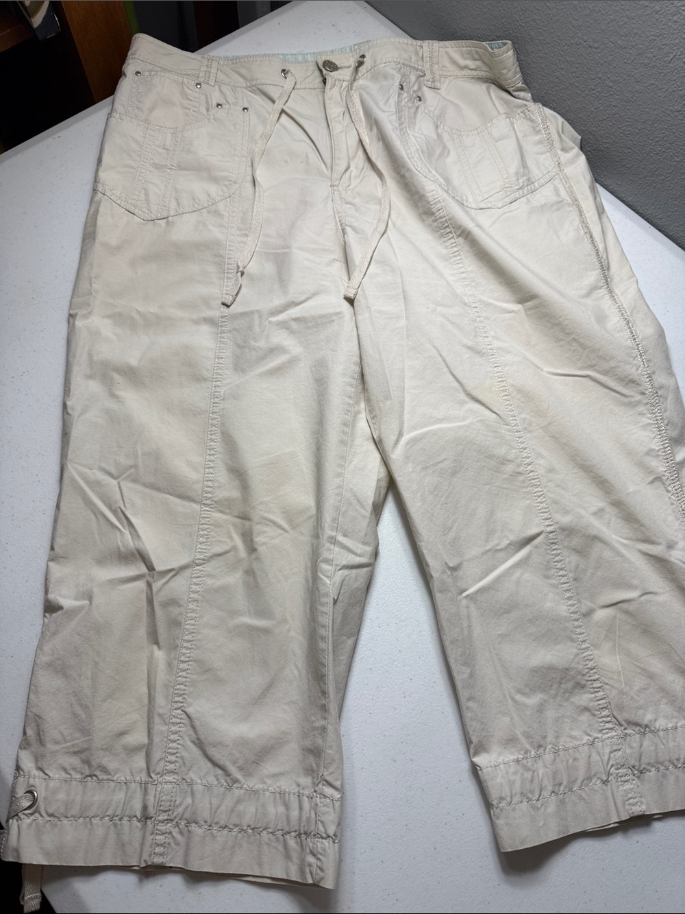 Dress Barn Cream Drawstring Capri Pants with Patch Pockets